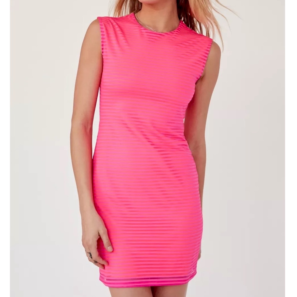 Silence + Noise Shadow Striped Muscle Tee Dress - Picture 4 of 14